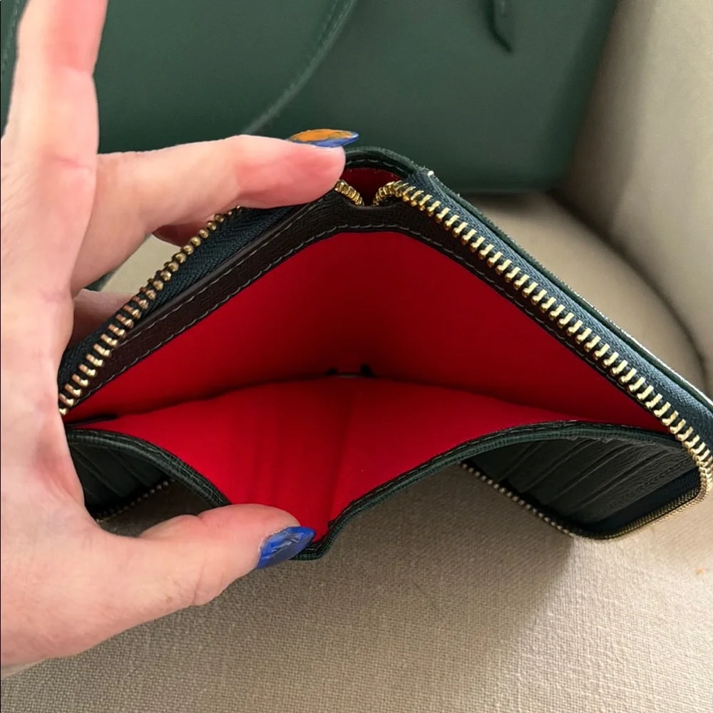 Dooney & Bourke Green Tote Bag and Wallet Set - Picture 9 of 11